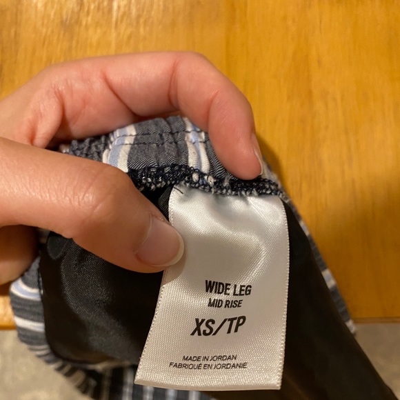 Express | Gray Striped Wide Leg Pants - Picture 6 of 6